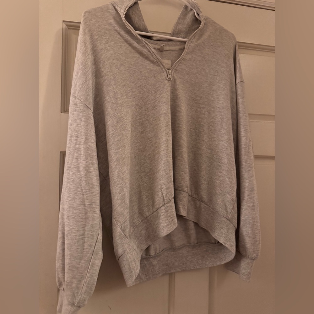 Gray mid Zip-Up pull over sweater Lou & Grey